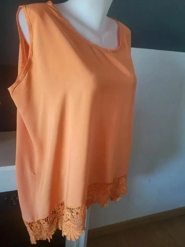 Blusa orange com detalhe de renda – photo 2